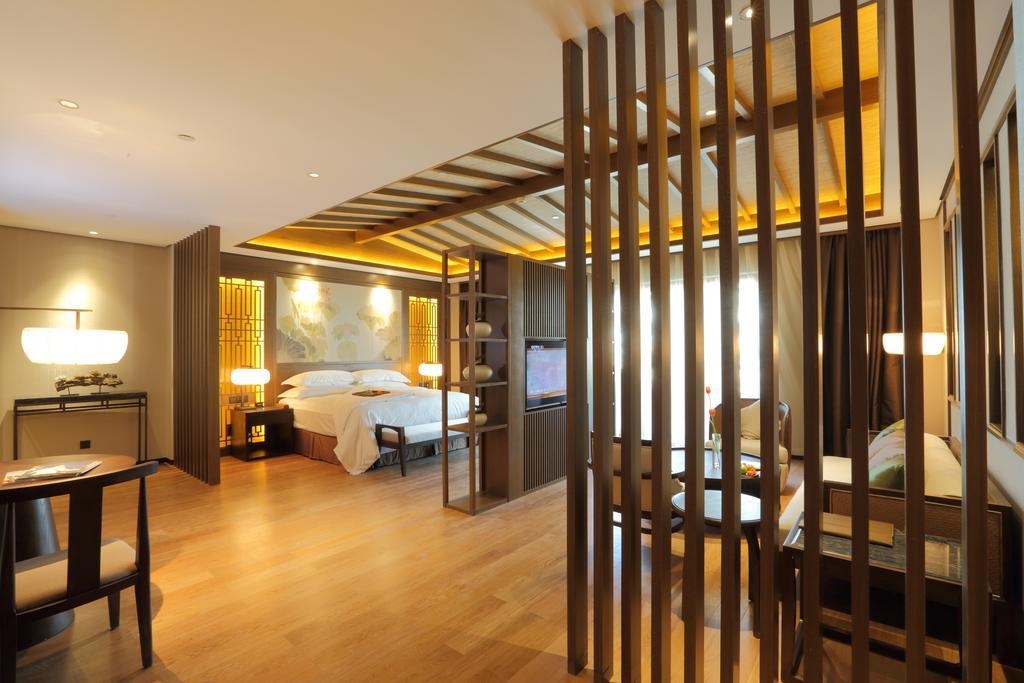 S&N Zhejiang Linhai International Hotel Номер фото