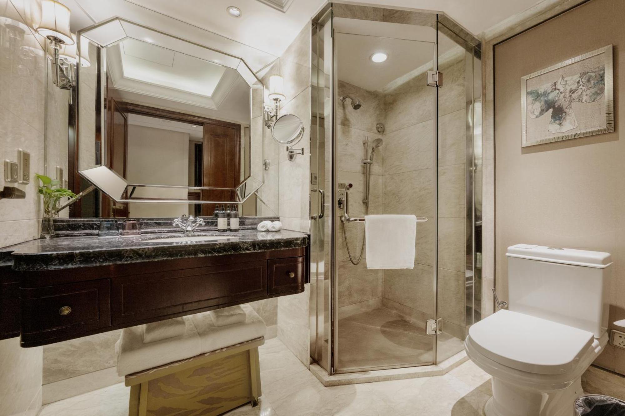 S&N Zhejiang Linhai International Hotel Экстерьер фото