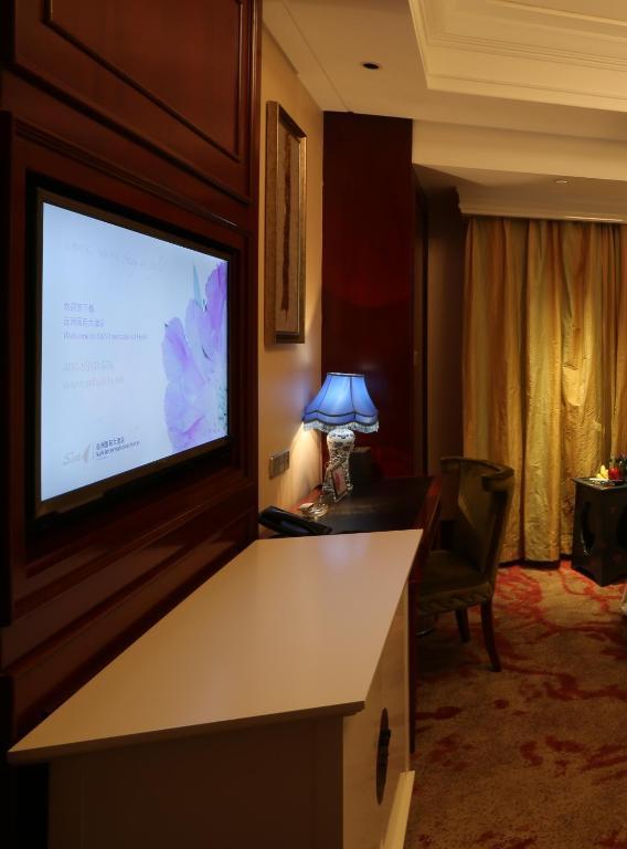 S&N Zhejiang Linhai International Hotel Экстерьер фото