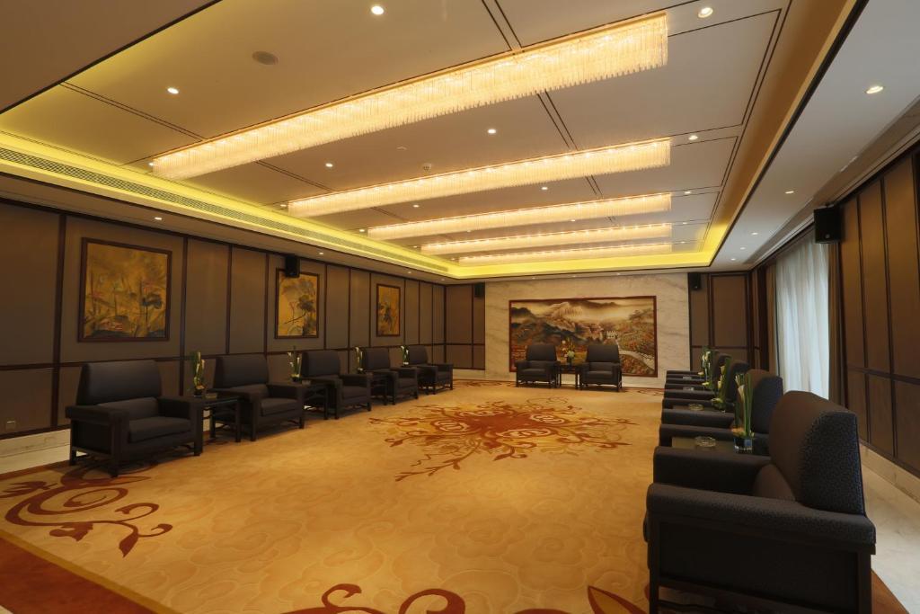 S&N Zhejiang Linhai International Hotel Экстерьер фото