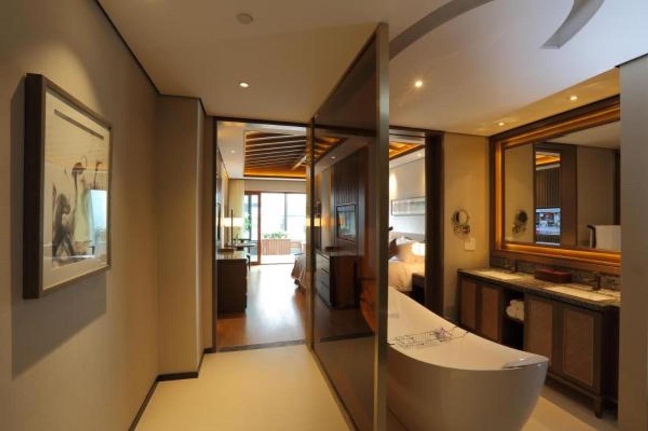 S&N Zhejiang Linhai International Hotel Экстерьер фото