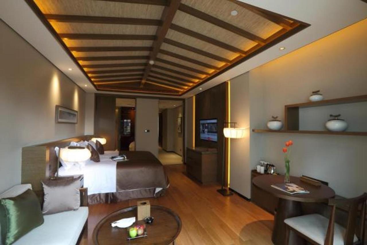 S&N Zhejiang Linhai International Hotel Экстерьер фото