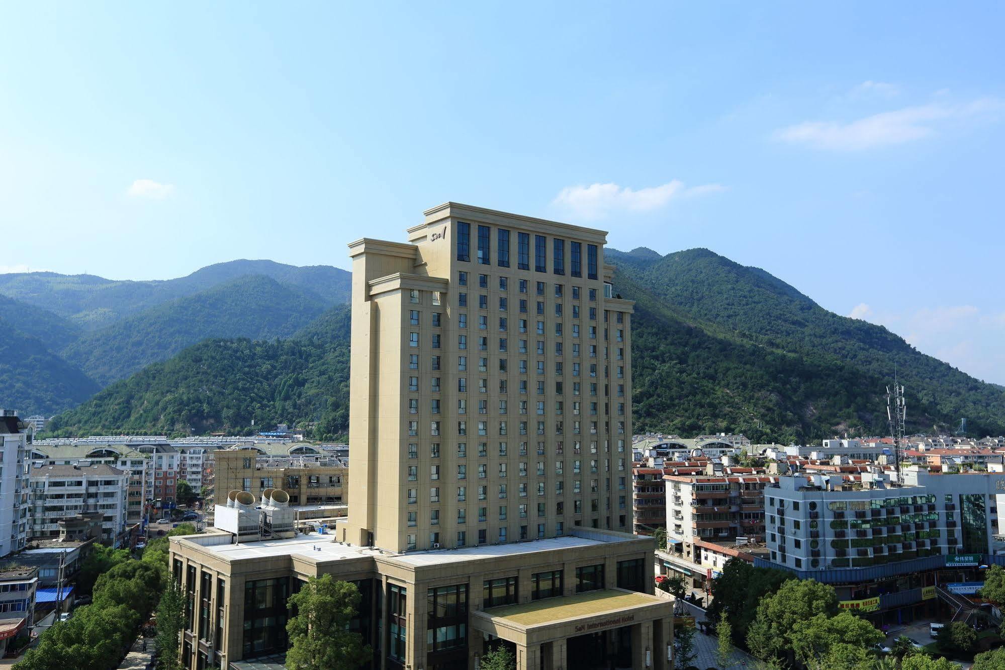 S&N Zhejiang Linhai International Hotel Экстерьер фото