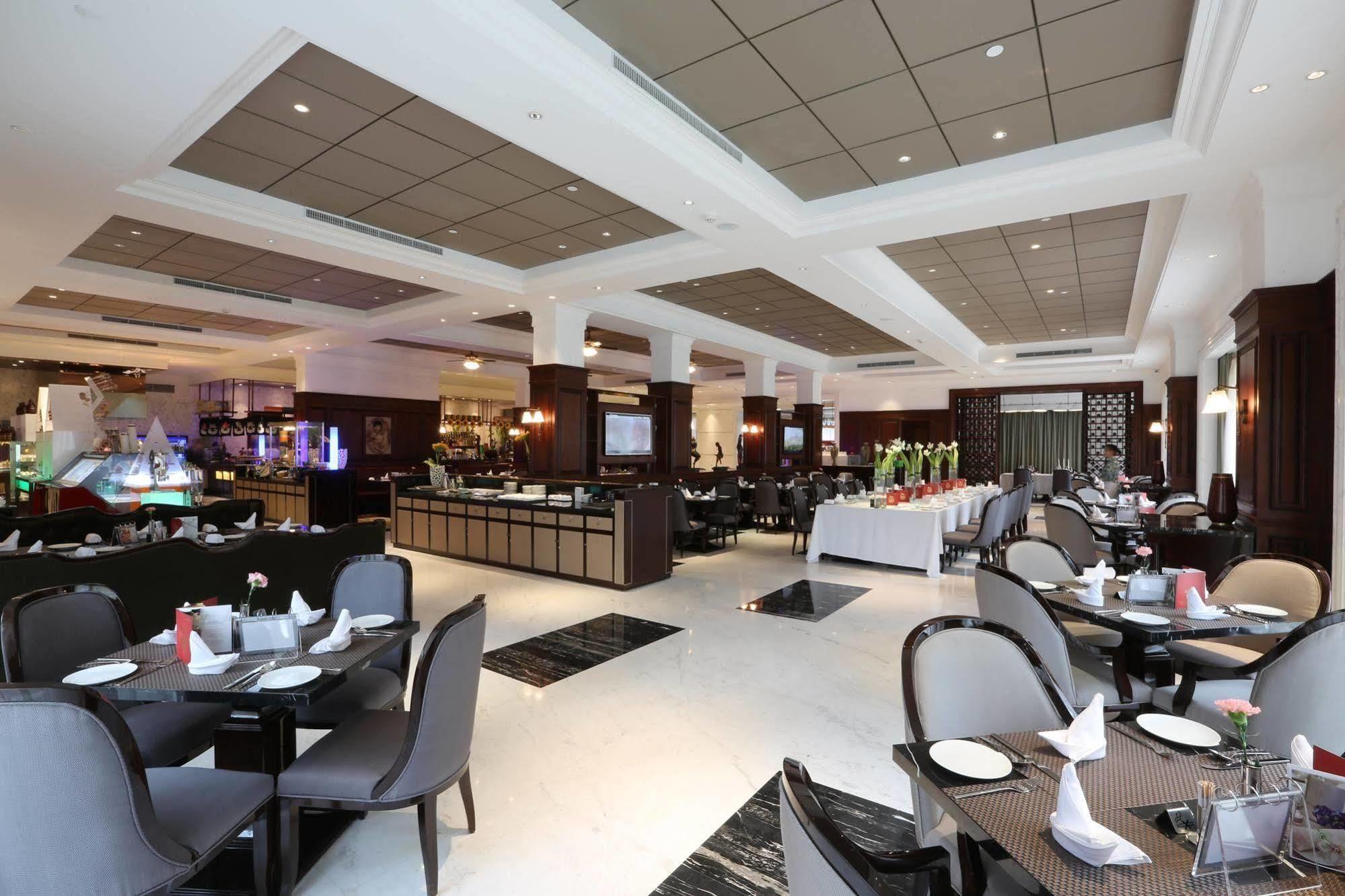 S&N Zhejiang Linhai International Hotel Экстерьер фото