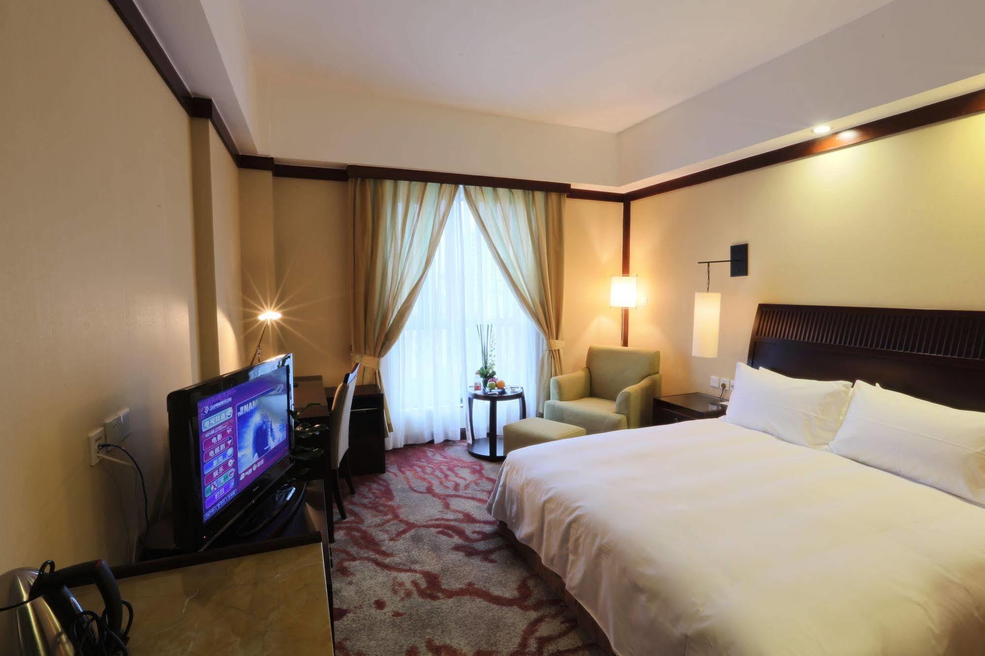 S&N Zhejiang Linhai International Hotel Экстерьер фото