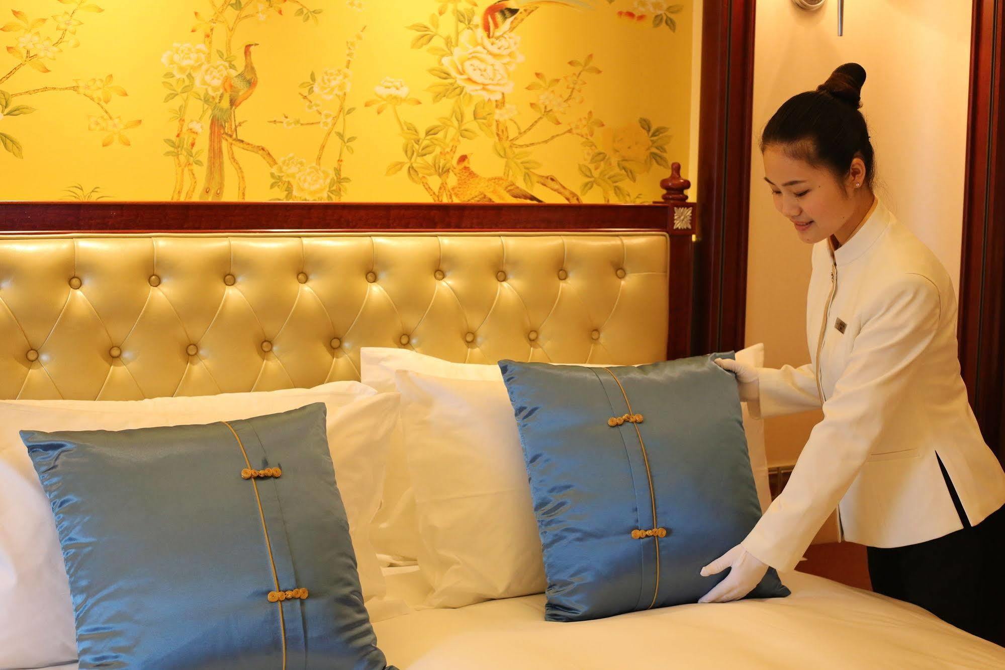 S&N Zhejiang Linhai International Hotel Экстерьер фото