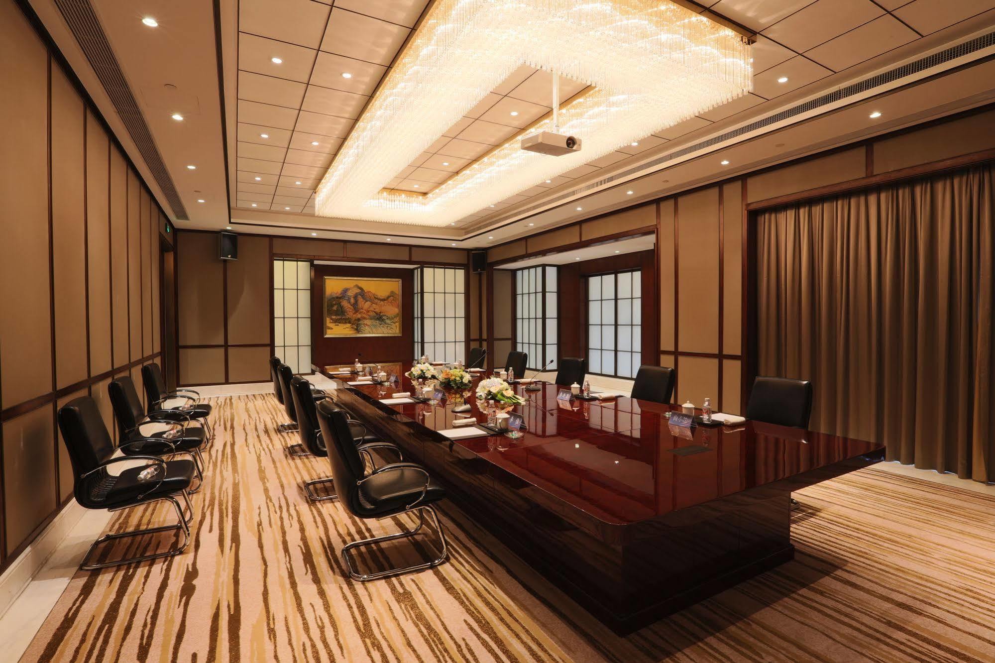S&N Zhejiang Linhai International Hotel Экстерьер фото