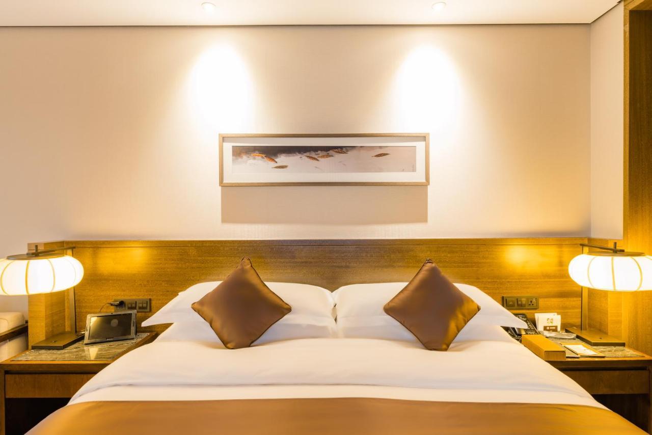 S&N Zhejiang Linhai International Hotel Экстерьер фото