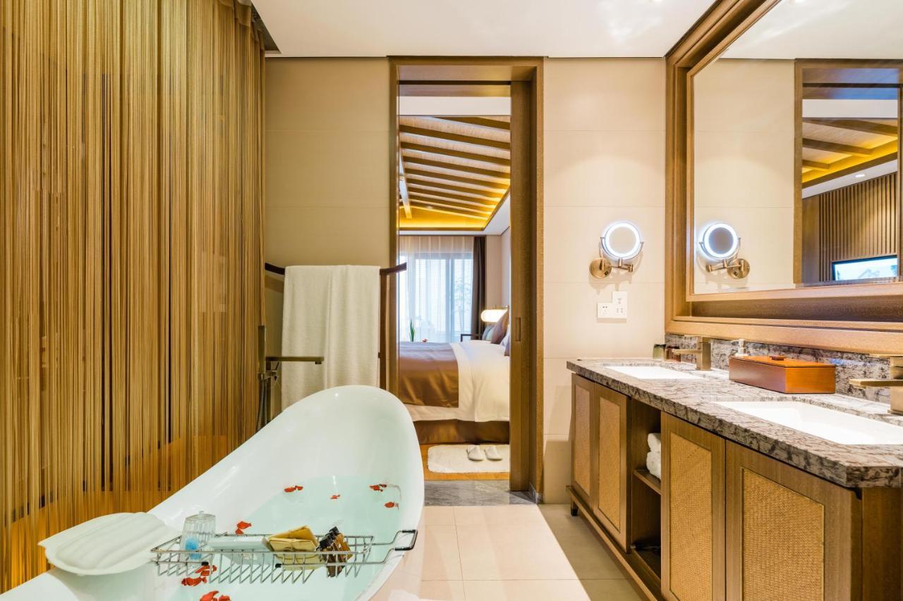 S&N Zhejiang Linhai International Hotel Экстерьер фото